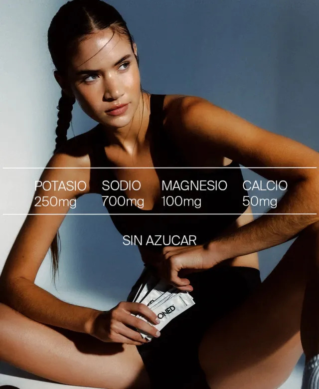 Pack Training Bottle (Matte Black) + Pure Electrolytes (30 unidades) Mix